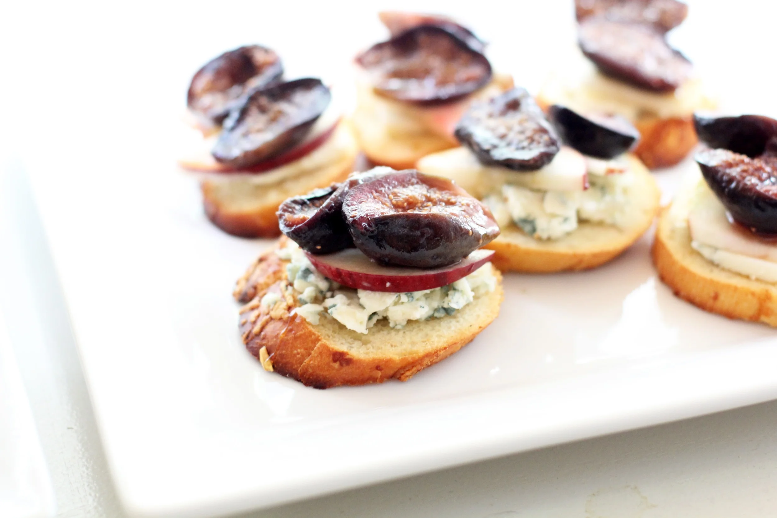 16-Grannys-Apple-Fig-Blue-Cheese-and-Honey.jpg
