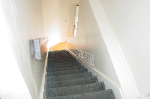 934-2-stairsdown.JPG