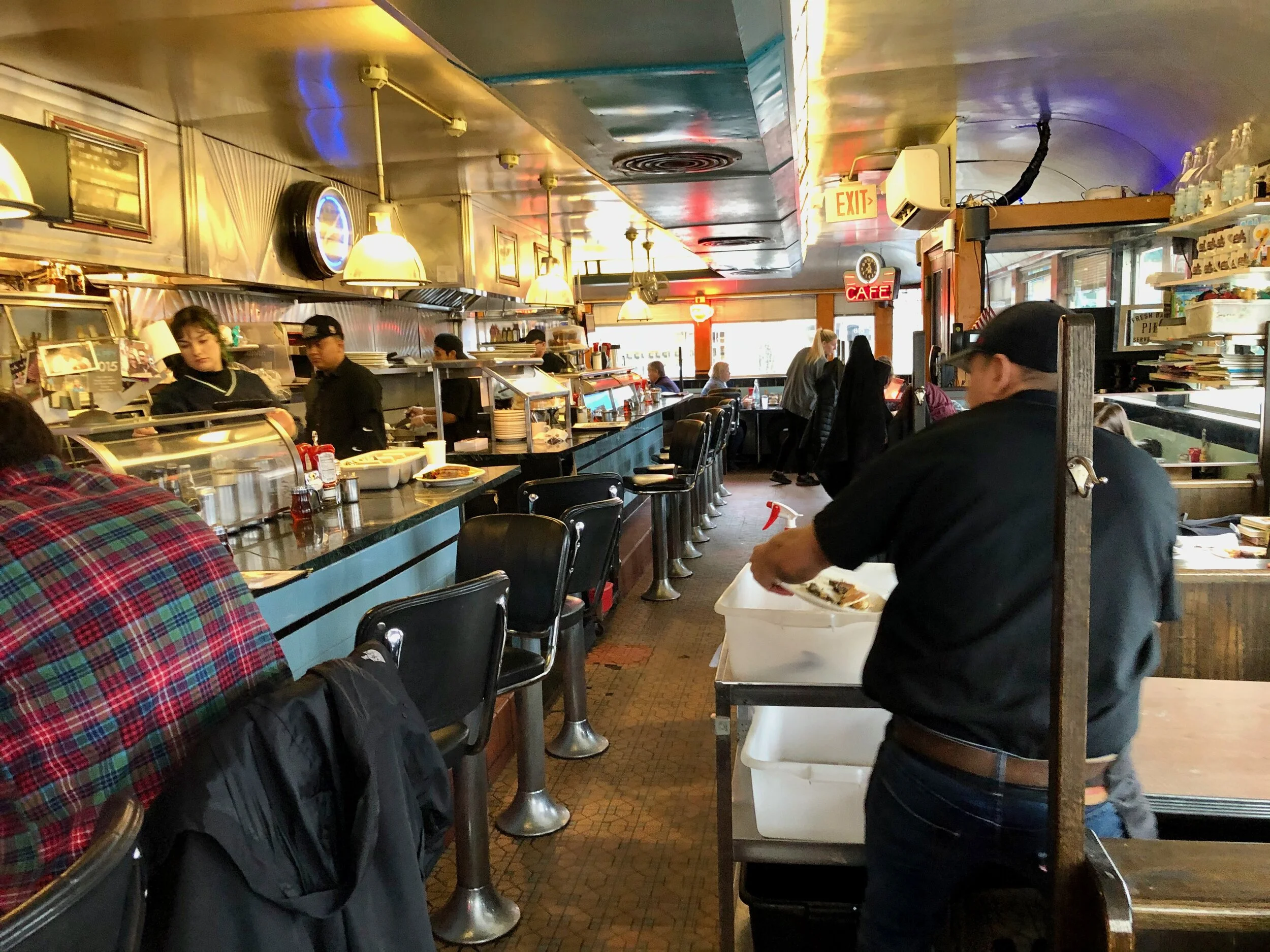 Town Diner breakfast on the way to airport