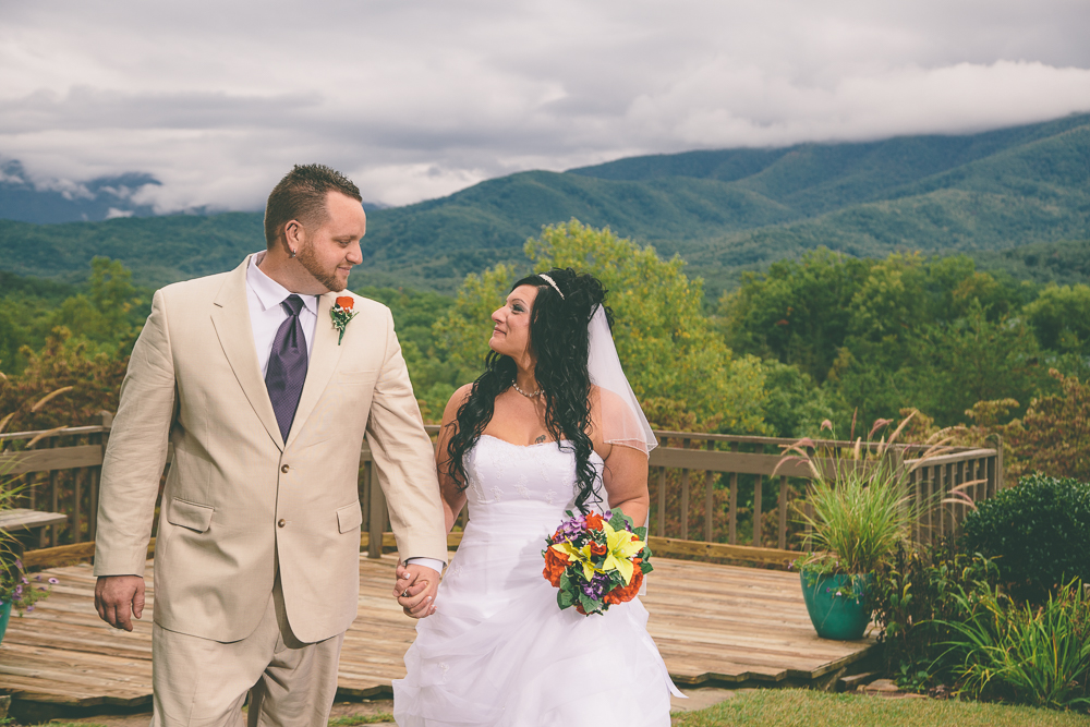 Your Gatlinburg wedding ceremony will be a dream event with our beautiful destination wedding setting!