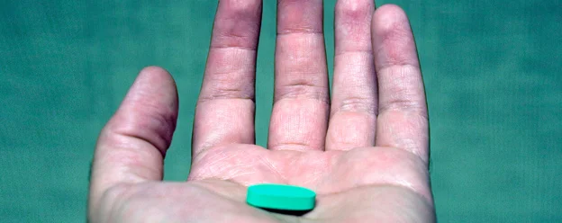 pill-in-hand-(legal-highs-homepage).jpg