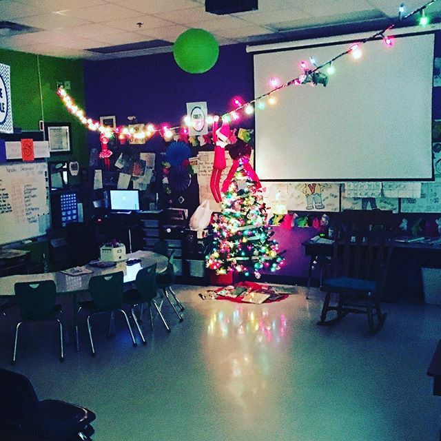 Zip-lining through the classroom sounded like a lot of fun to Max and Ruby!
#bringontheelves #christmasseason
#classroomelf #elfontheshelf #maxandruby #adventuresofmaxandruby #classroomchristmas #christmasinroom54
#zipliningelves #whatwilltheydotomor