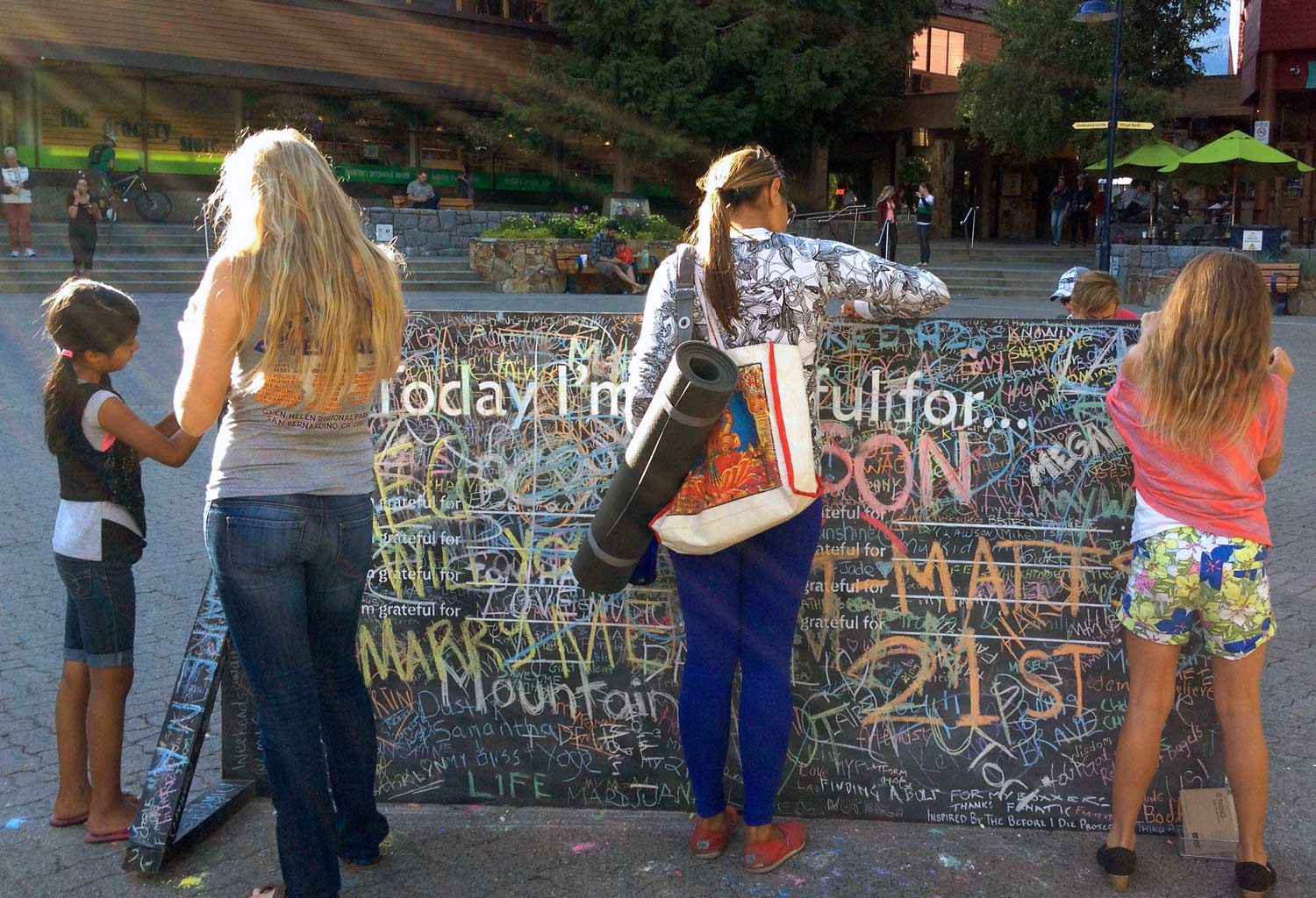 gratitude-wall_11.jpg