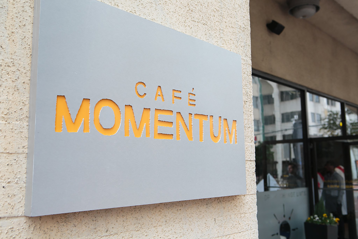 ronaldvillegas-cafe-momentum-restaurant-signage.jpg