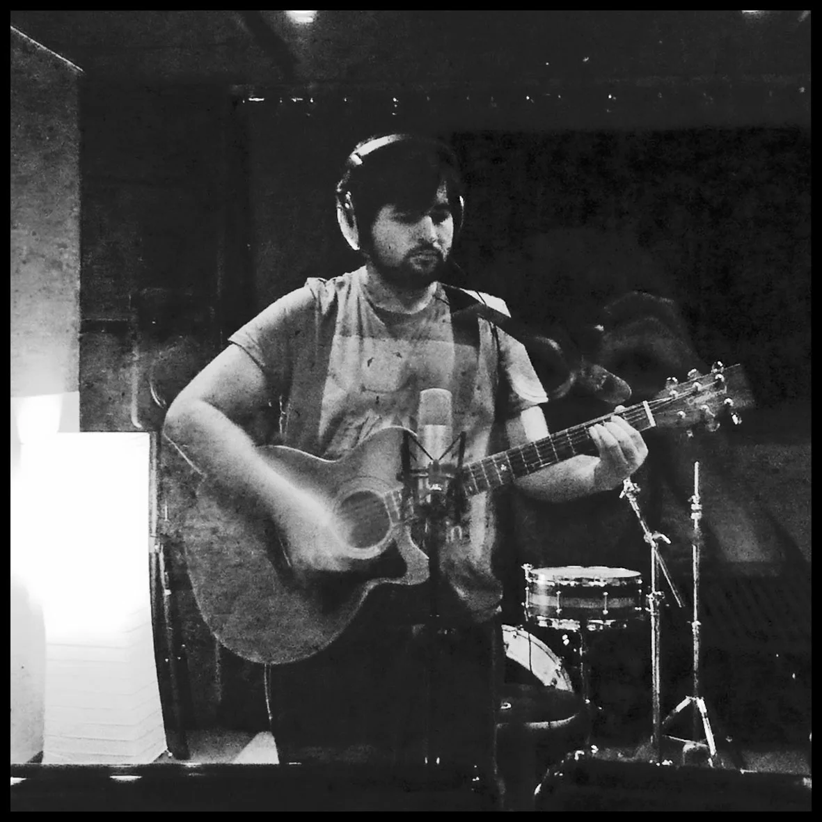 DAVE-ACOUSTIC.jpg