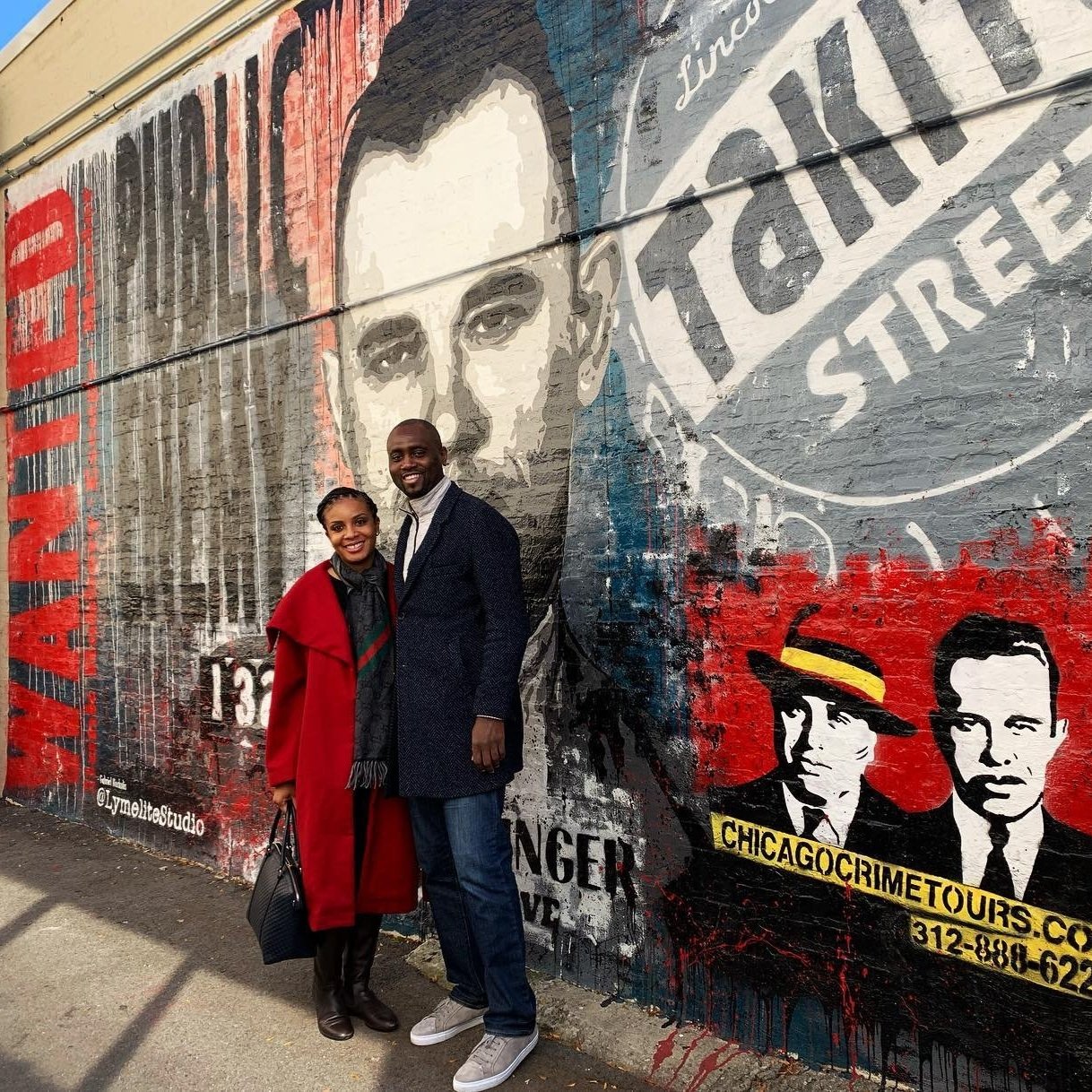 Couple+at+the+Dillinger+Mural.jpg