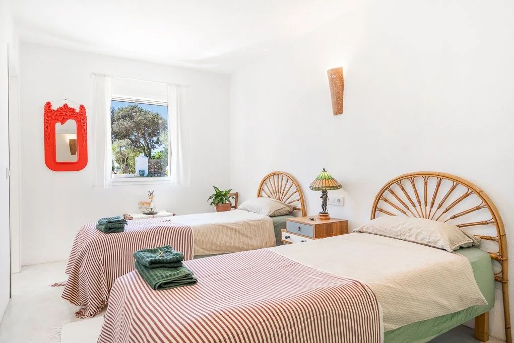 Small Twin Bedroom.jpg