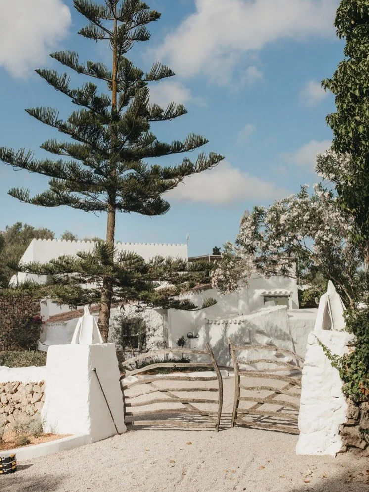 FOREVER HELD 💚
Shamanic Kundalini Yoga &amp; Healing Retreat &middot; Menorca
13&ndash;17 May 2026

Over all my years of holding retreats, I&rsquo;ve learned that beneath every longing for healing or clarity lies one simple prayer: I want to feel sa