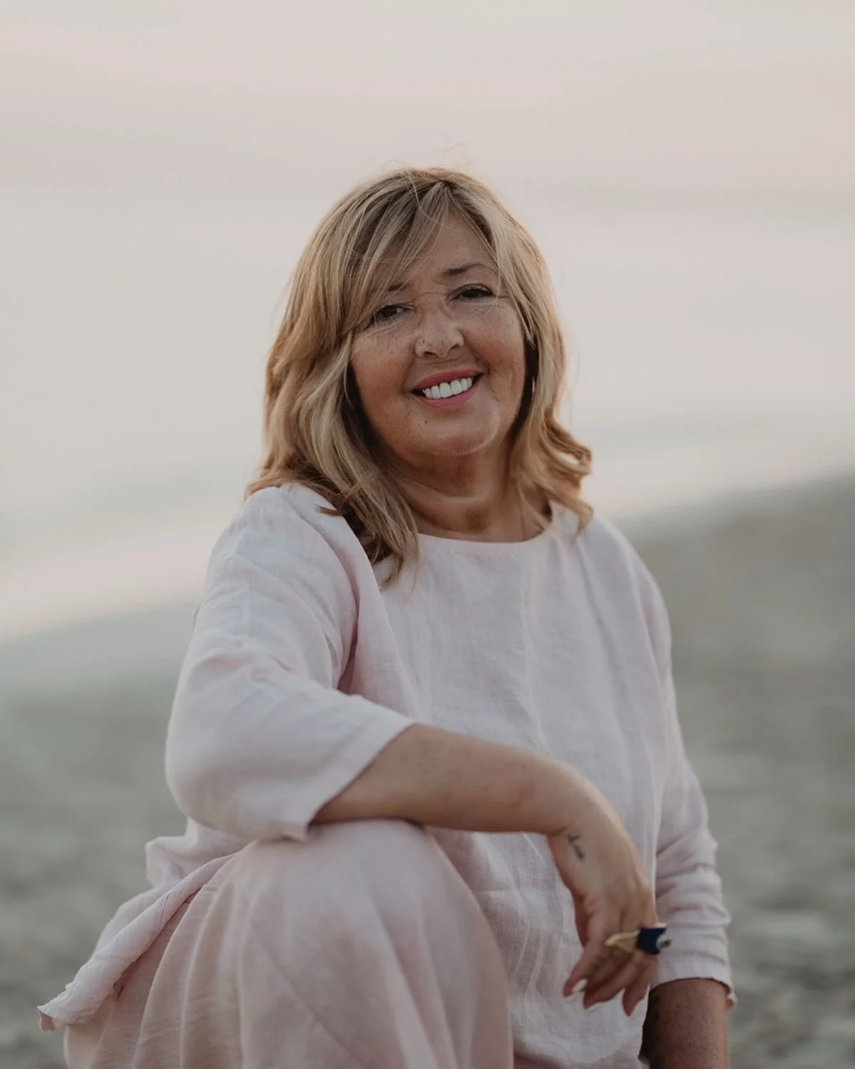 Log off the chaos &hellip;. Drop into the soul ❤️ im teaching live online on Sunday morning for @theskycircle ❤️ 10am GMT / 11am CET ❤️ join me for SKY sunday service❤️ link in bio ❤️❤️❤️