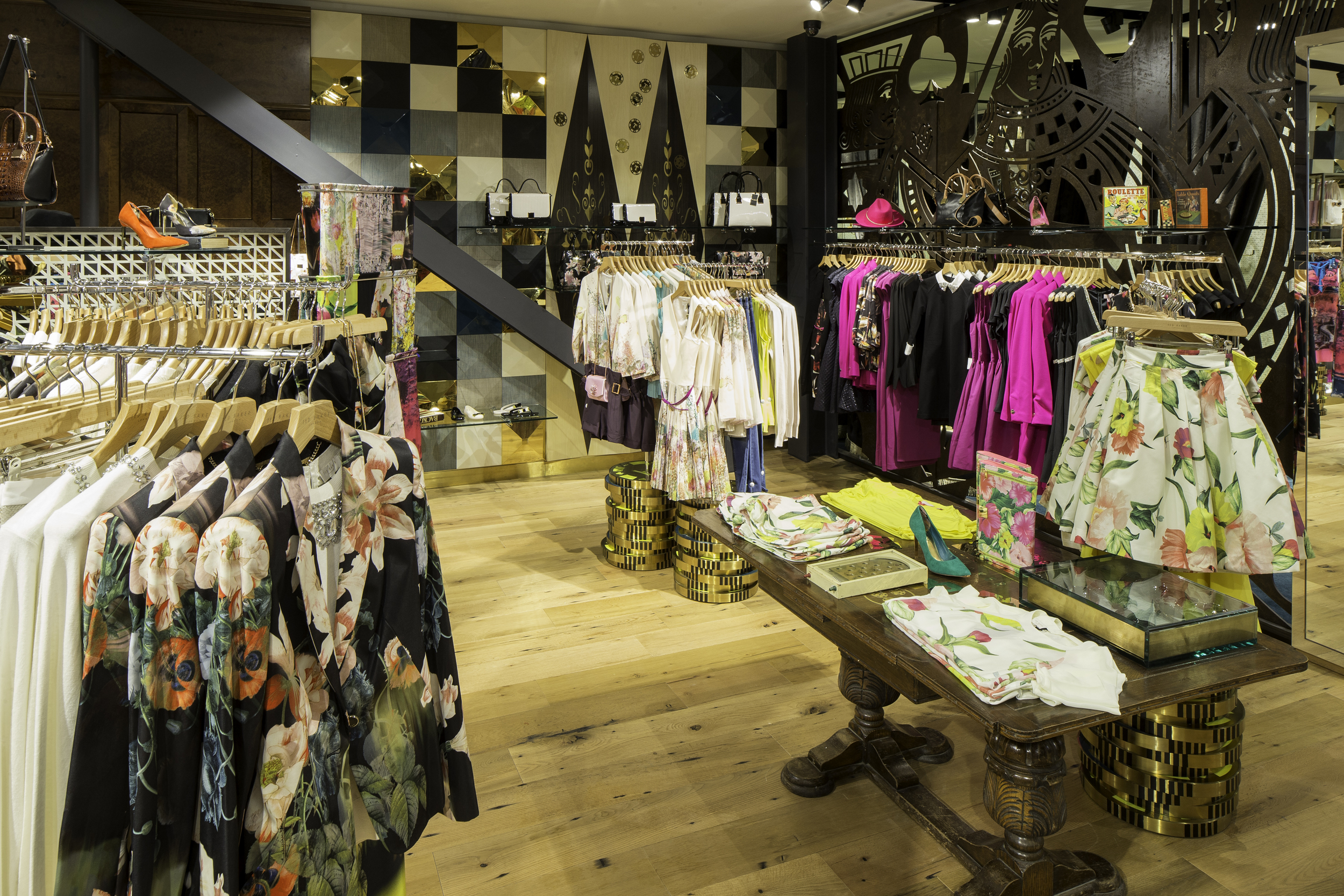 Fashion Show Mall, Las Vegas \u2014 Ted\u0027s Store Portfolio
