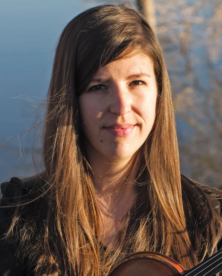 julia-castellanos-fun-violin-teacher.jpg
