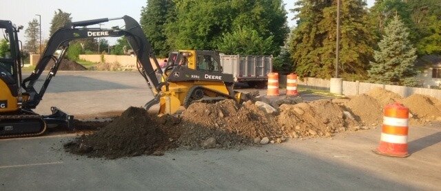 trench-digging-grand-ledge-michigan.jpg