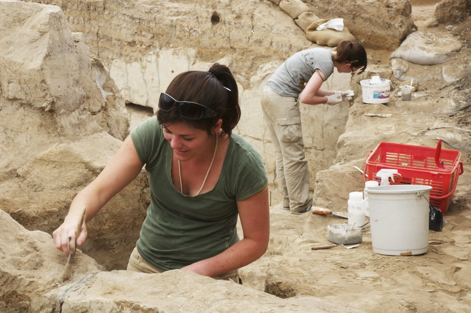 Ashley Lingle and Flavia Ravaioli conserving Neolithic wall plaster, Çatalhöyük, Turkey.