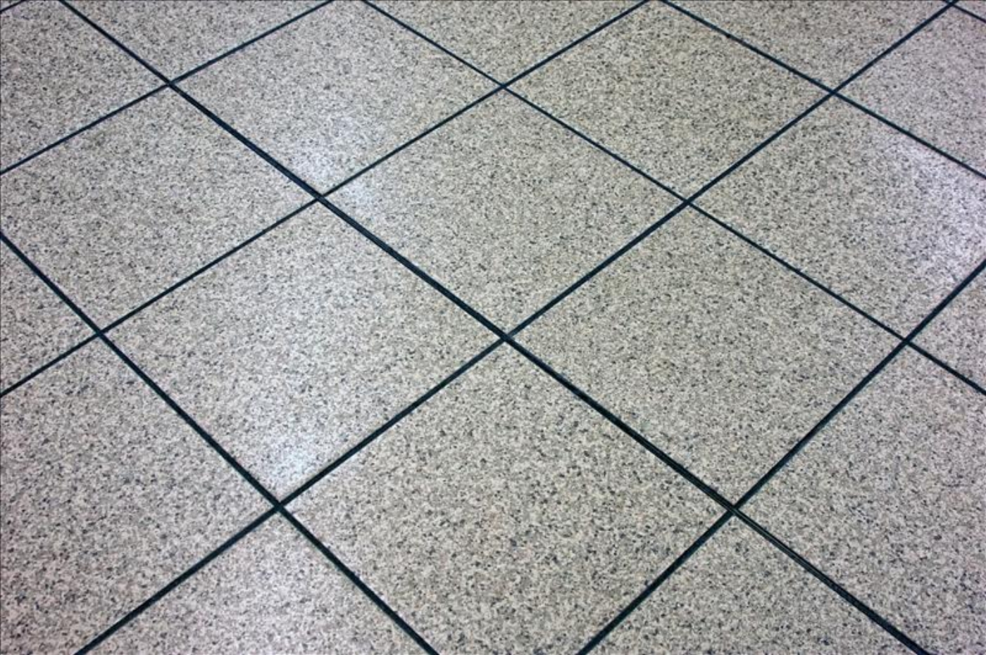 ozburn-hessey-make-rooms-look-larger-with-floors-nashville.jpg