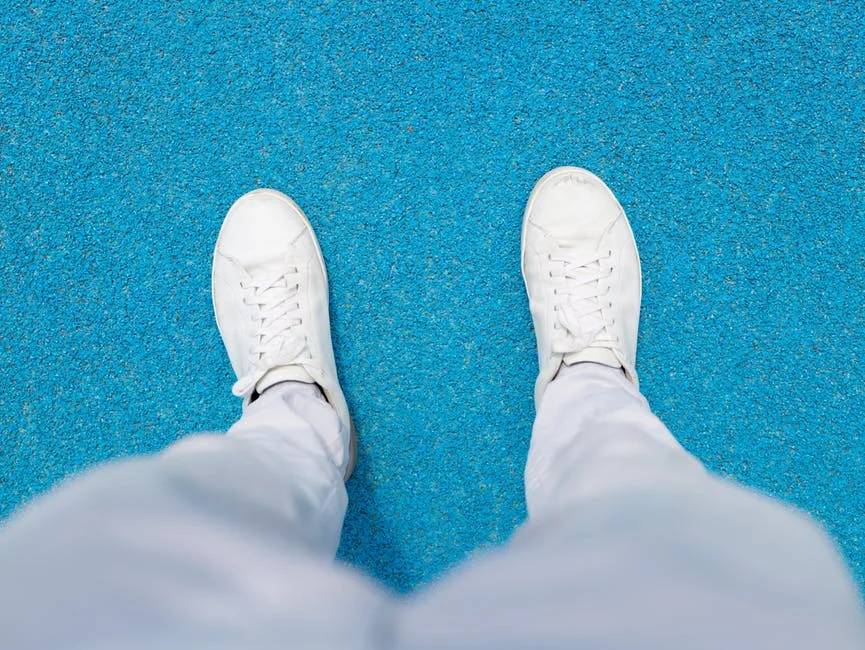 Here at Ozburn-Hessey , we spend a lot of time thinking and learning things about flooring. You could say that we are obsessed with flooring and the ocean of information about it out there. One of the things we have tried to stress in several of our recent blog posts is the importance of choosing the right color for your floor, whether that be a hardwood floor, commercial carpeting , residential carpeting , or something like laminate or vinyl flooring . You can control the perceived size of the room or change the mood of the people in it all by choosing different shades. What is Color Theory, Anyway? Color theory, simply, is a set of guidelines and things to remember about the way colors work with regards to light. These are more commonly applied in the worlds of printing and graphic design, but it can definitely be applied to the world of flooring as well. For example, lighter floors tend to make things look bigger, while darker colors tend to make things look smaller. This is a great thing to keep in mind when picking out the color for a main room, or one where the majority of the focus will be, like a living room, for example. Do you want the room in question to appear large and open, or smaller and more intimate and comfortable? Darker colors can also be used to give the impression of class, such as if you are using oak hardwood flooring . Two contrasting shades can be combined to make some interesting effects. This is particularly useful to remember when using ceramic tiles or modular carpeting, which allow for more direct control of the colors and materials. What About the Rest of the Colors? So darker shades and lighter shades have different impacts on the way the room feels, but what about the other shades and colors in the spectrum? The basic colors all come with a certain emotional response they instill in those that see them. Red, for example, is usually associated with boldness, sensuality, or even danger. It might not be the best color choice for anywhere where the focus should be somewhere else, because even a muted tone is going to demand attention. The cooler colors, such as the purples, blues, and darker shades of green, are a great way to incorporate the shrinking effects of the darker shades without sacrificing other color possibilities. Alternatively, warmer colors can make a small room look much larger and bright. Understanding the way the color of the floor you use affects the space around it is one of the many great things about the professionals here at Ozburn-Hessey , since these are the things they will catch and help you with. In fact, it really is just the first step, since we will help you all the way, from design tips and practical suggestions to a worry-free installation. If you have been thinking about making a change in your home or office, give us a call and let us help you!