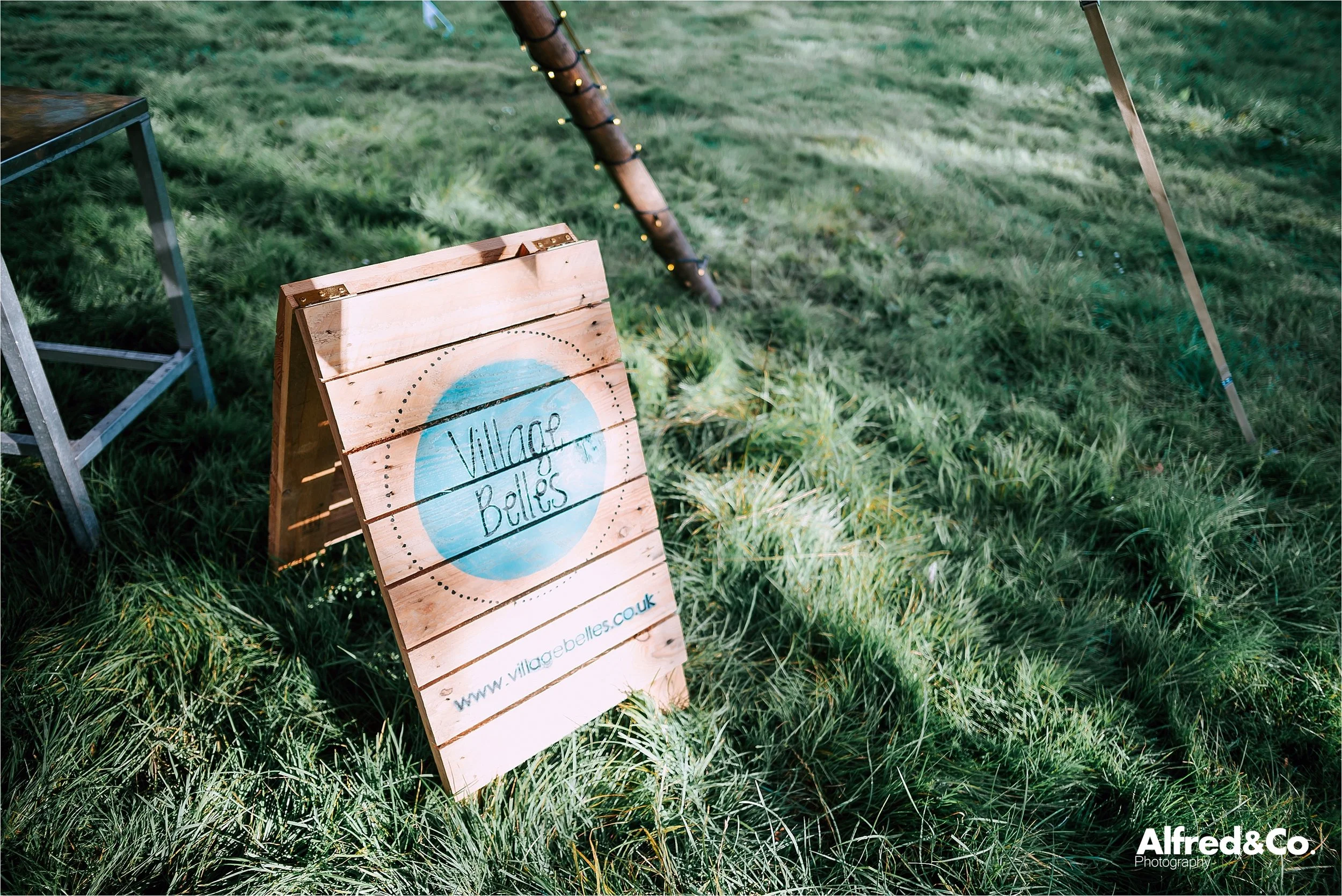 tipi+wedding+dorfoldhall+bigchieftipis+cheshire+lancashire+wedding+photographer+relaxed50.jpg
