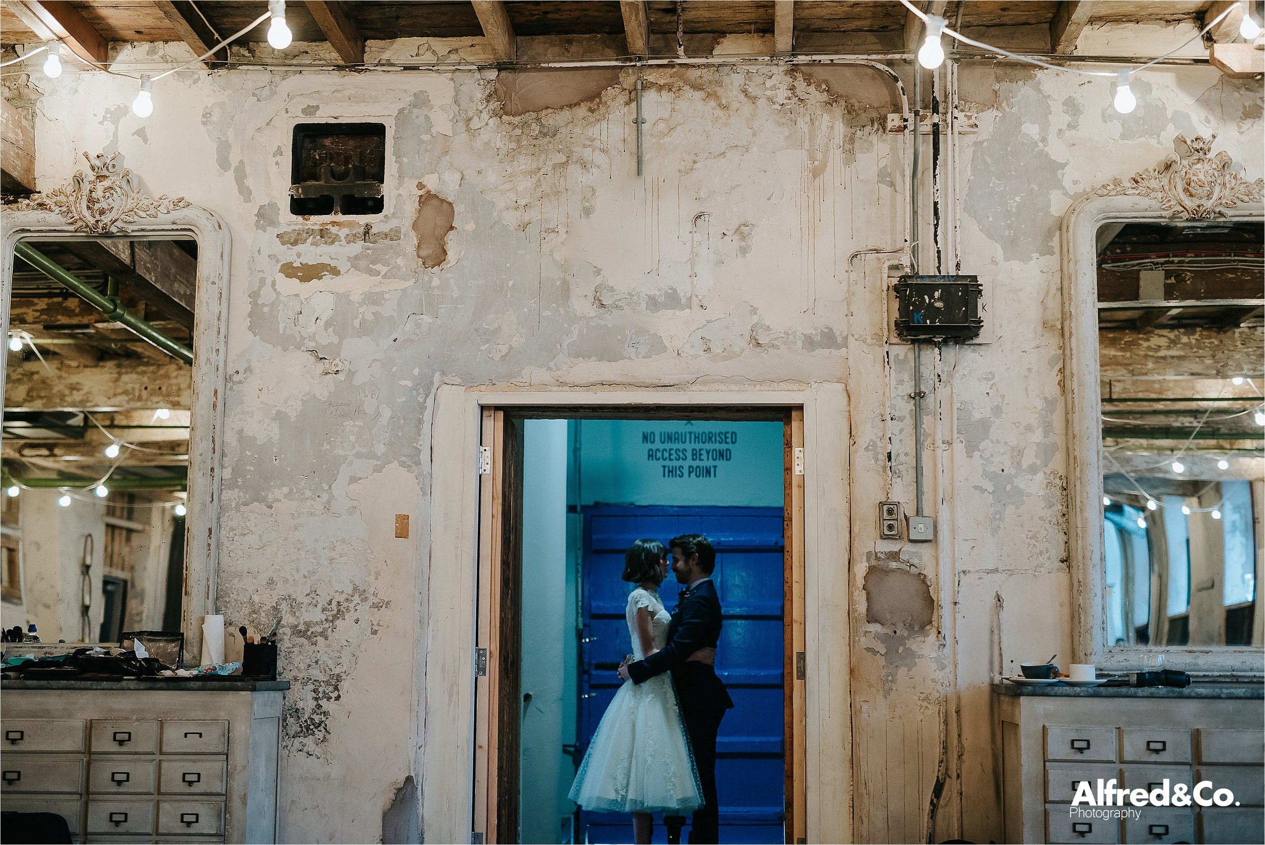 quirky wedding photography at holmes mill 