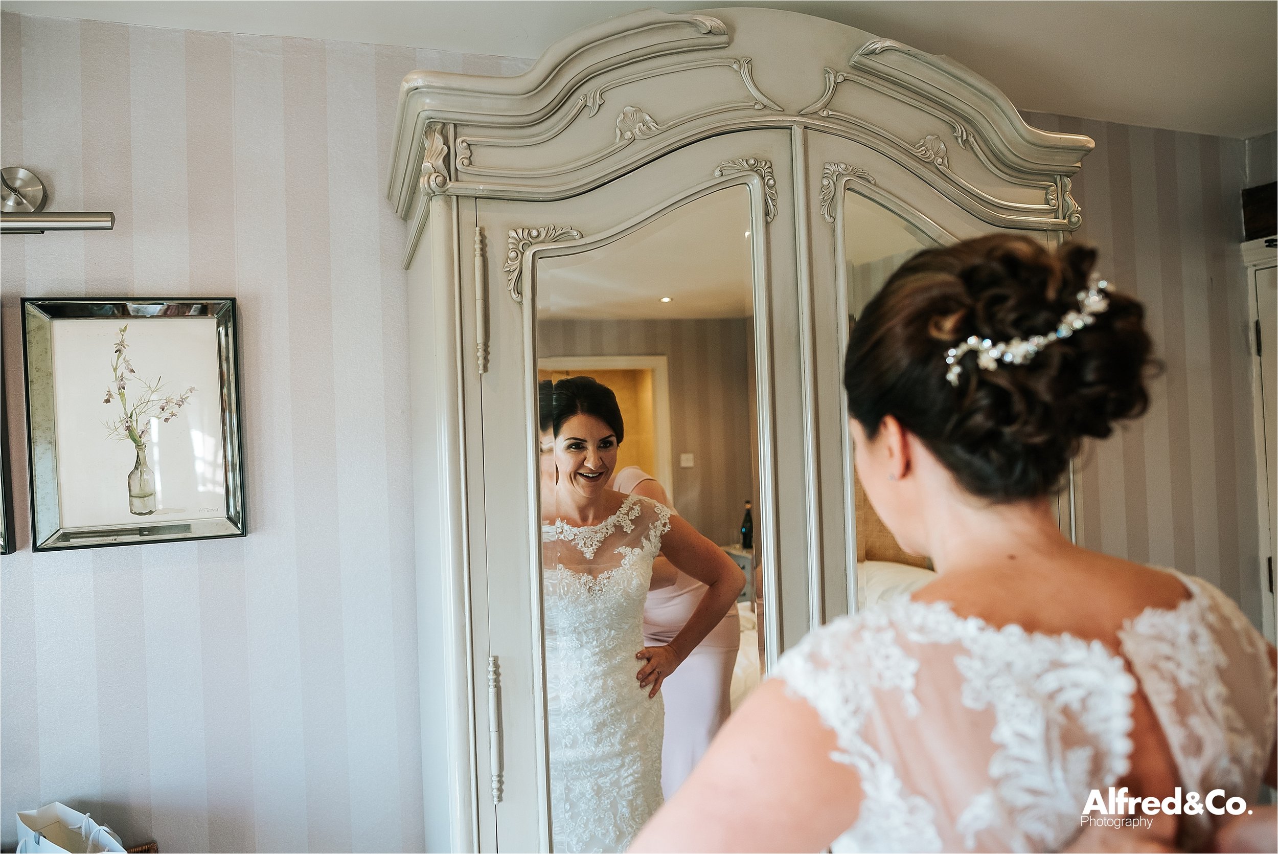 SHIREBURNARMSWINTERWEDDING169.jpg