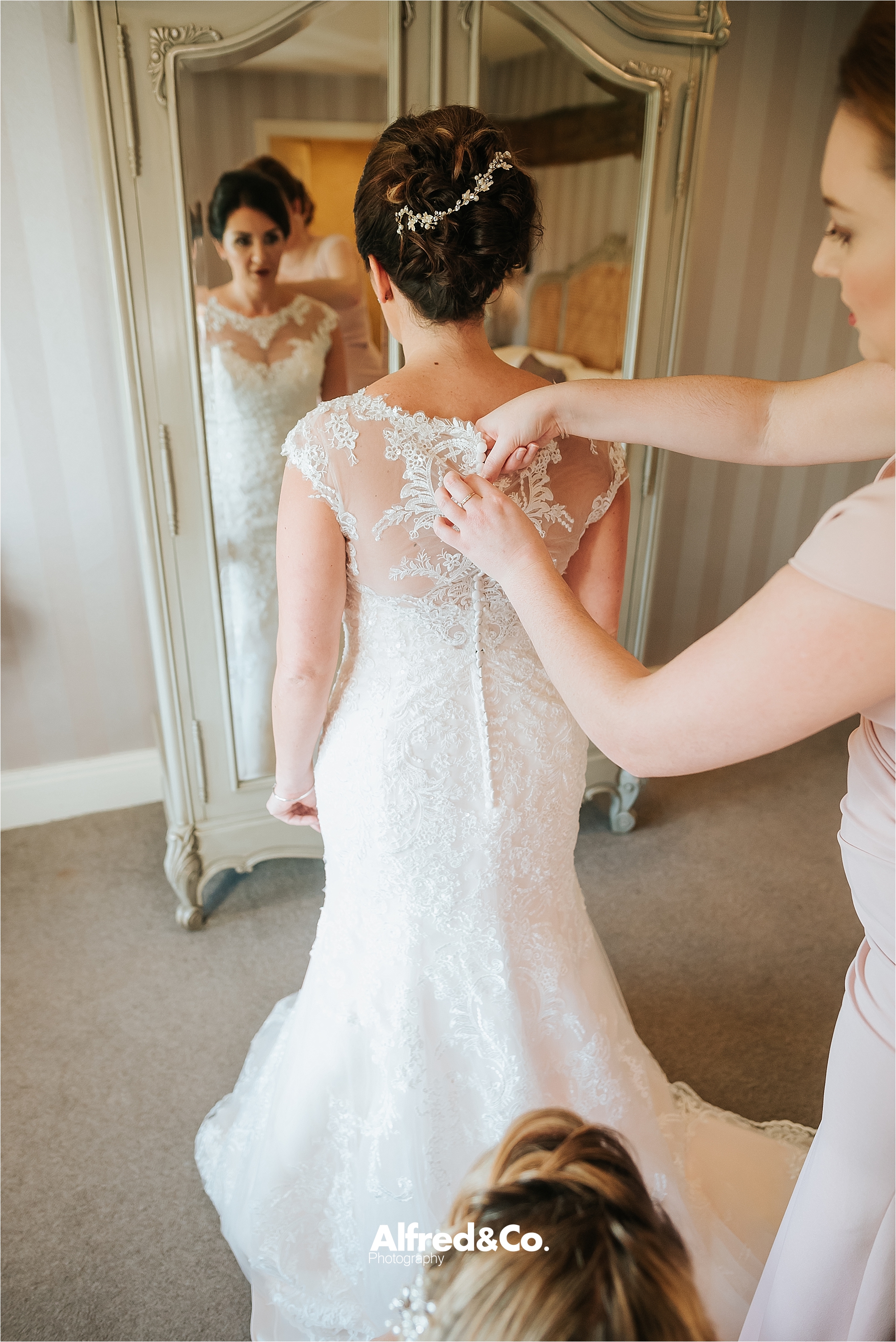 SHIREBURNARMSWINTERWEDDING19.jpg