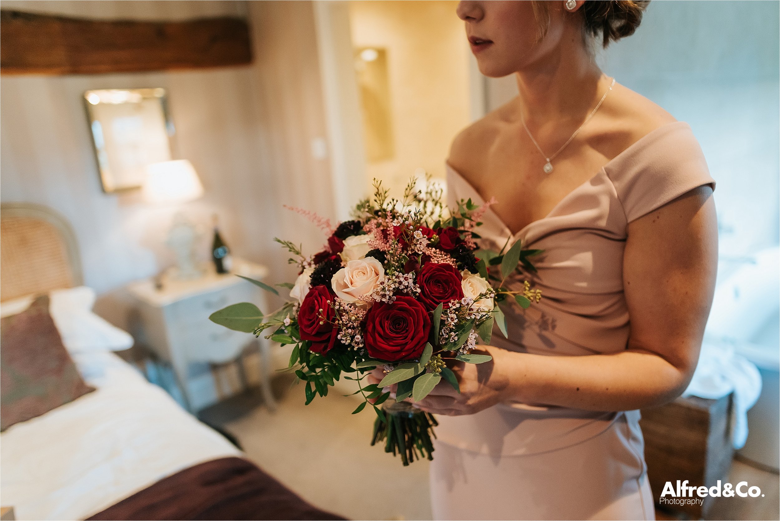 SHIREBURNARMSWINTERWEDDING21.jpg