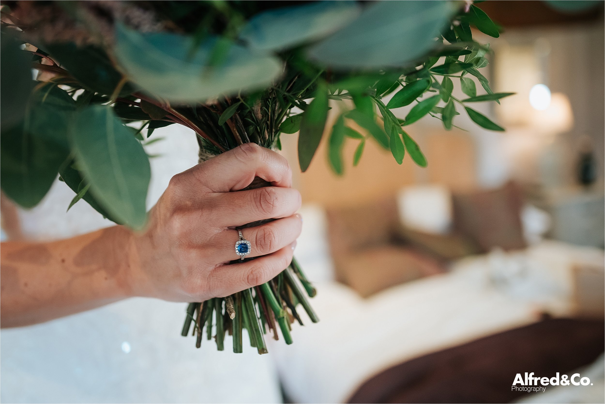 SHIREBURNARMSWINTERWEDDING22.jpg