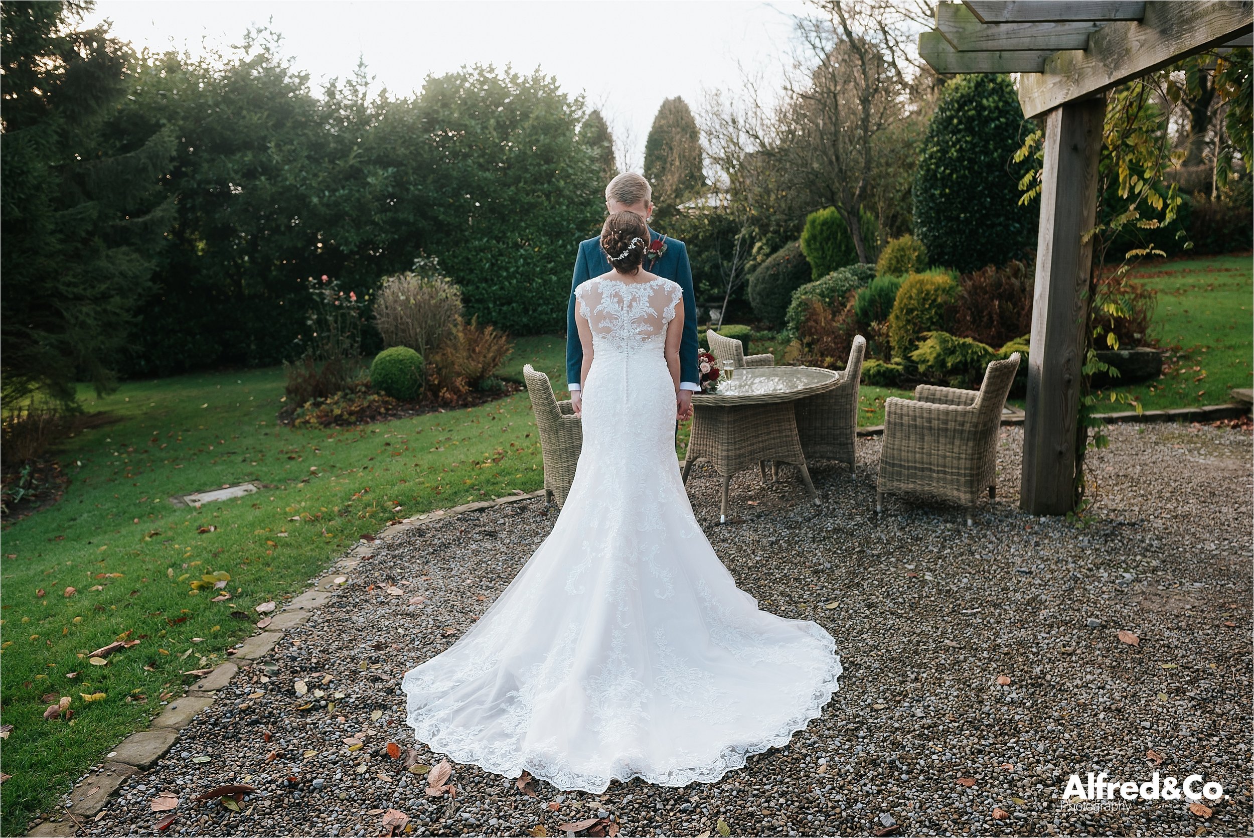 SHIREBURNARMSWINTERWEDDING66.jpg