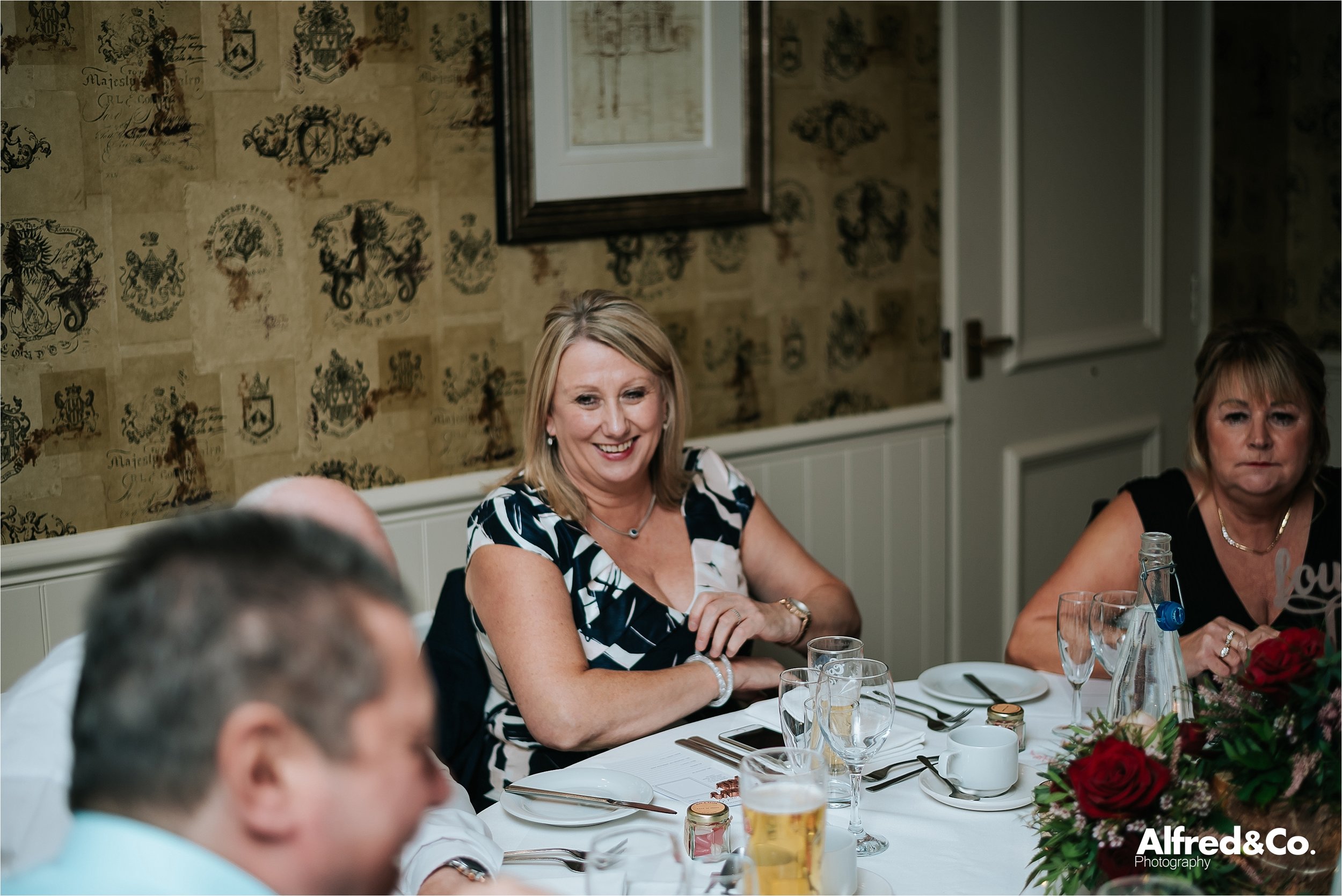 SHIREBURNARMSWINTERWEDDING128.jpg