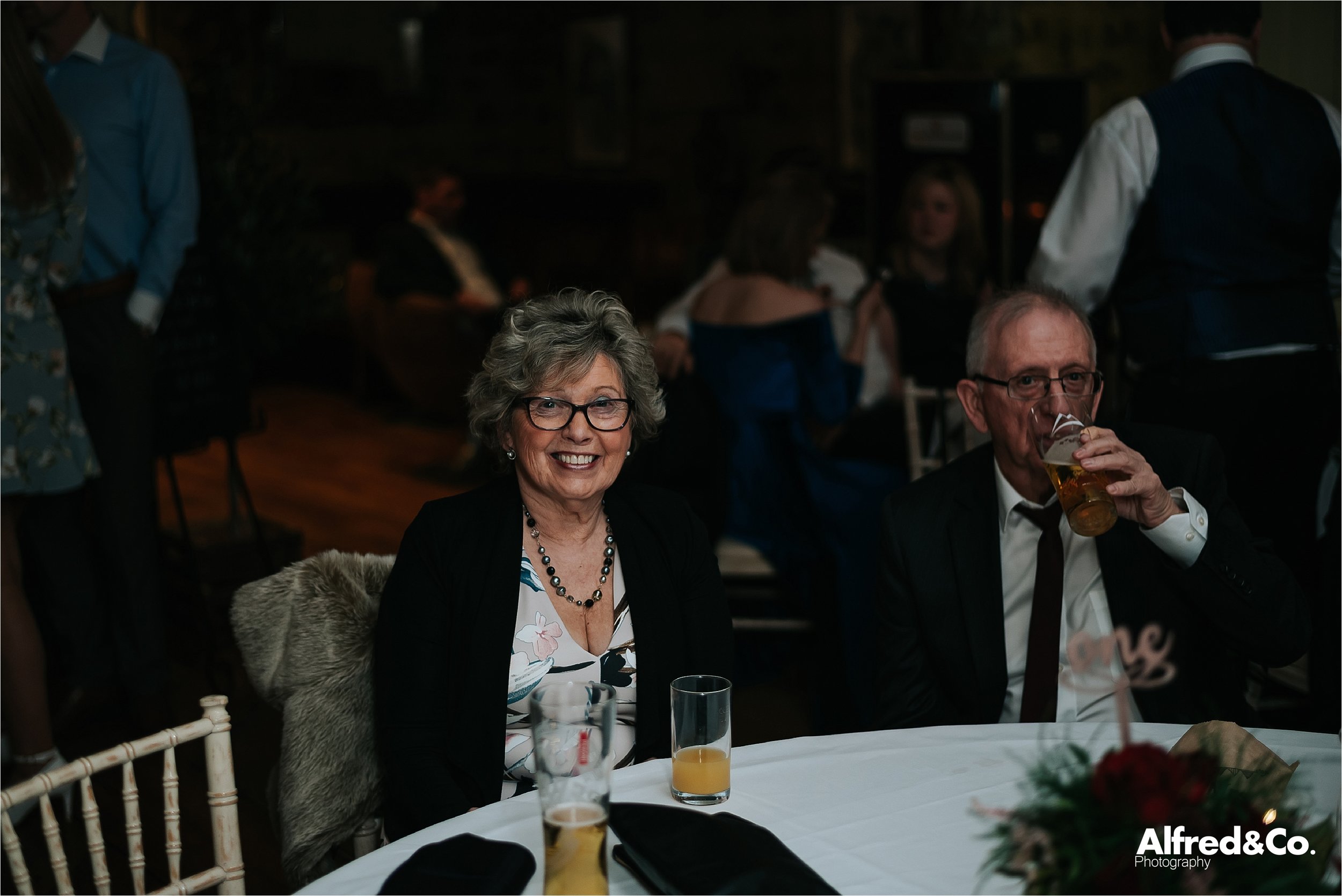 SHIREBURNARMSWINTERWEDDING146.jpg