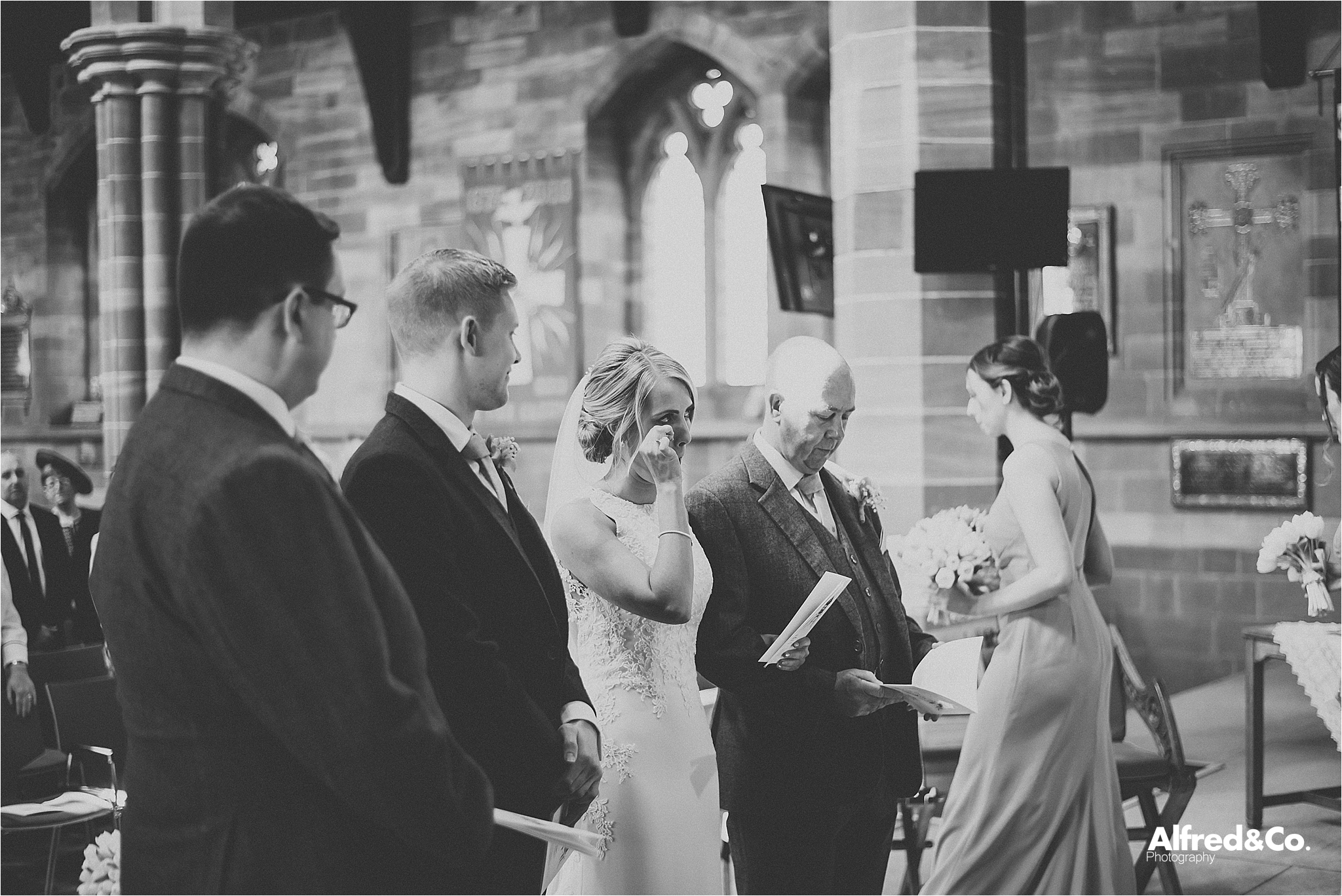 relaxed and honest wedding photography 