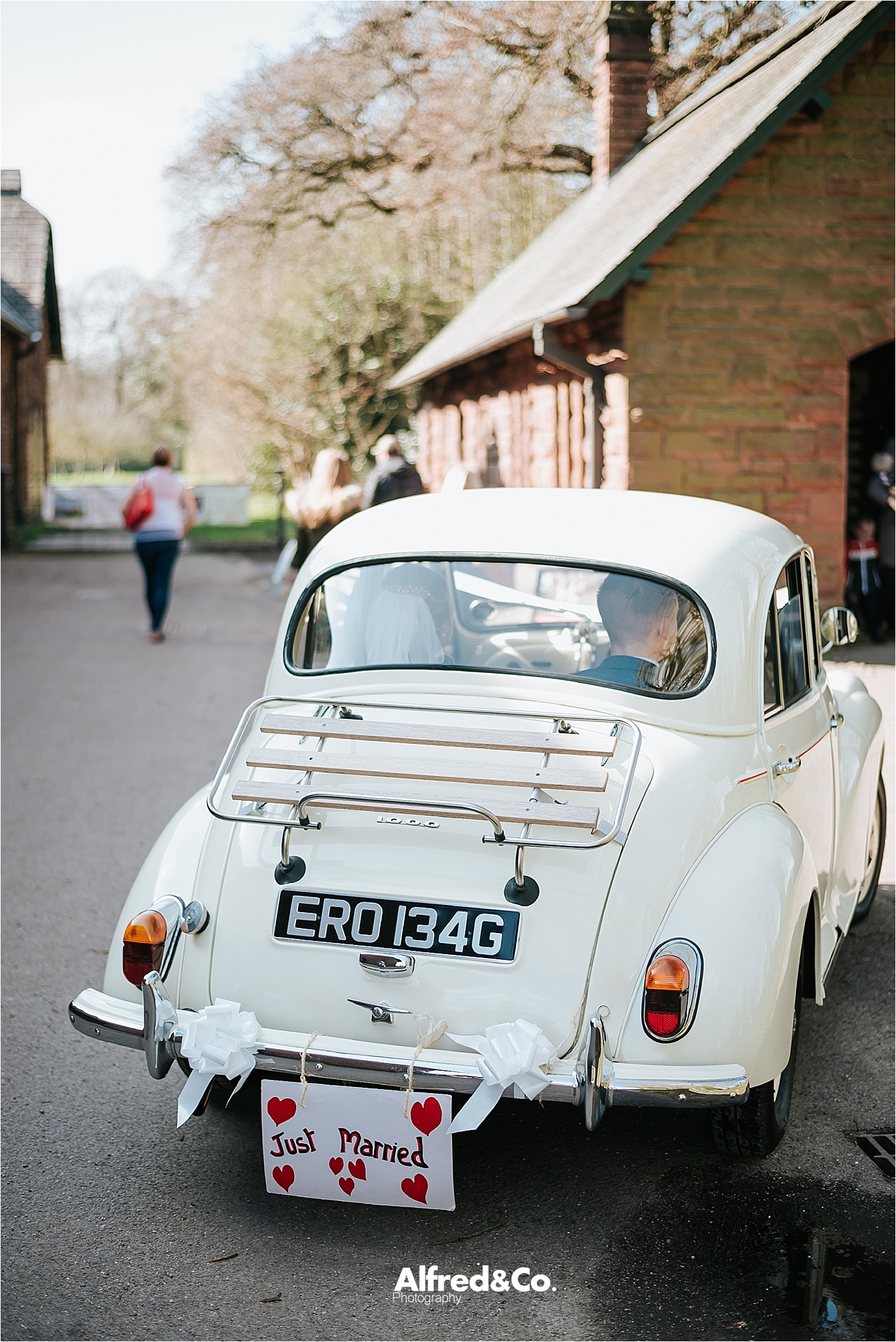 just married vintage wedding beetle 