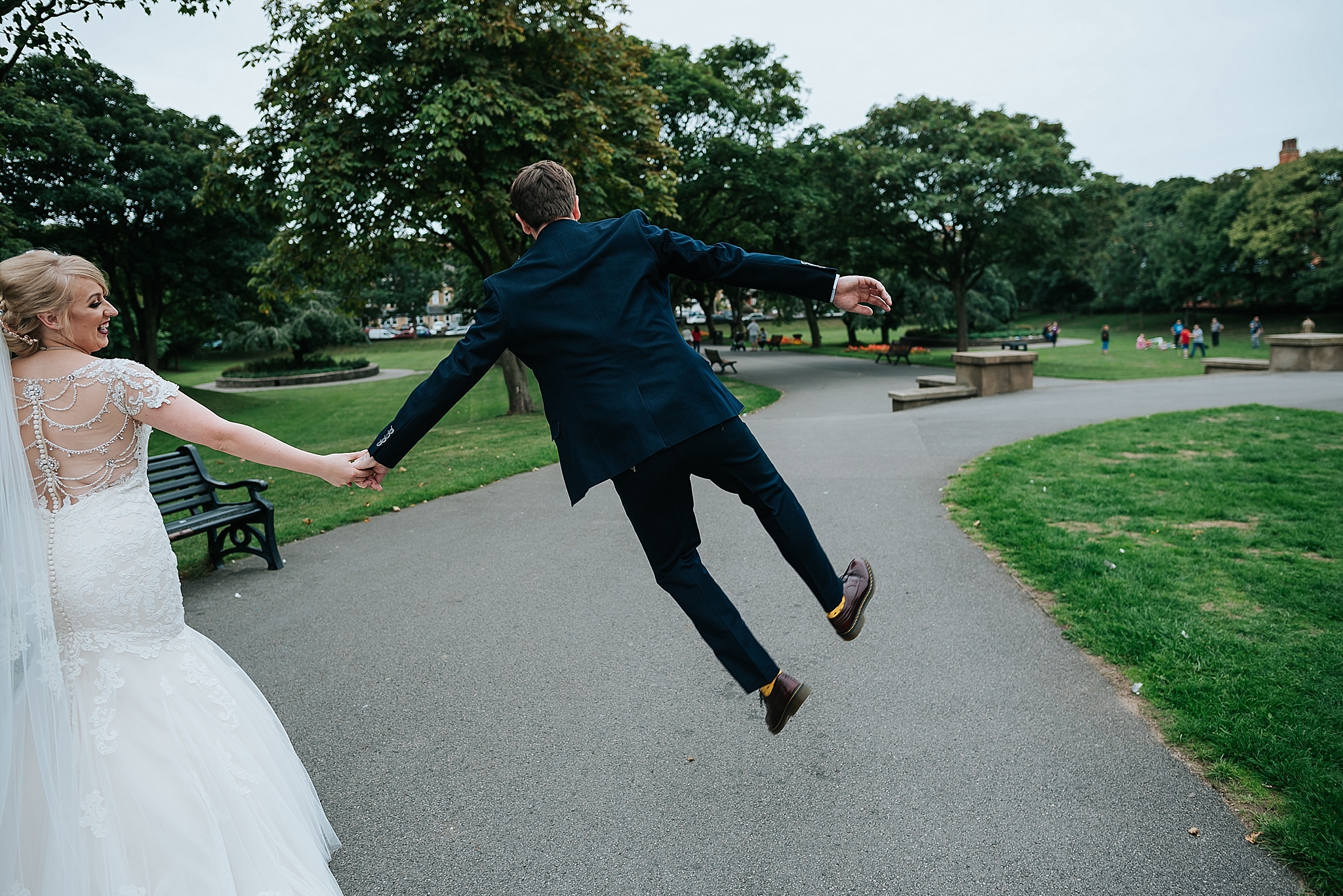 Quirky bride and groom in ashton park, st annes