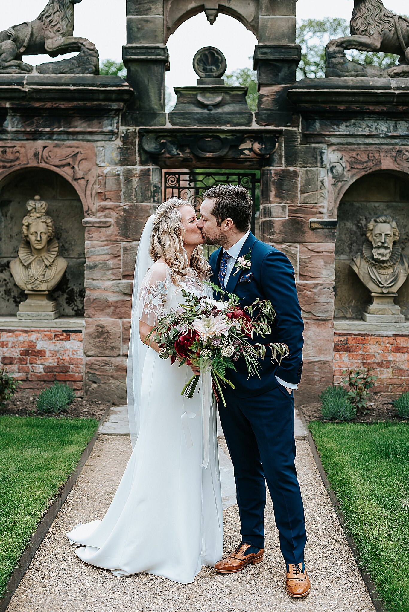 spring wedding at dorfold hall in cheshire 