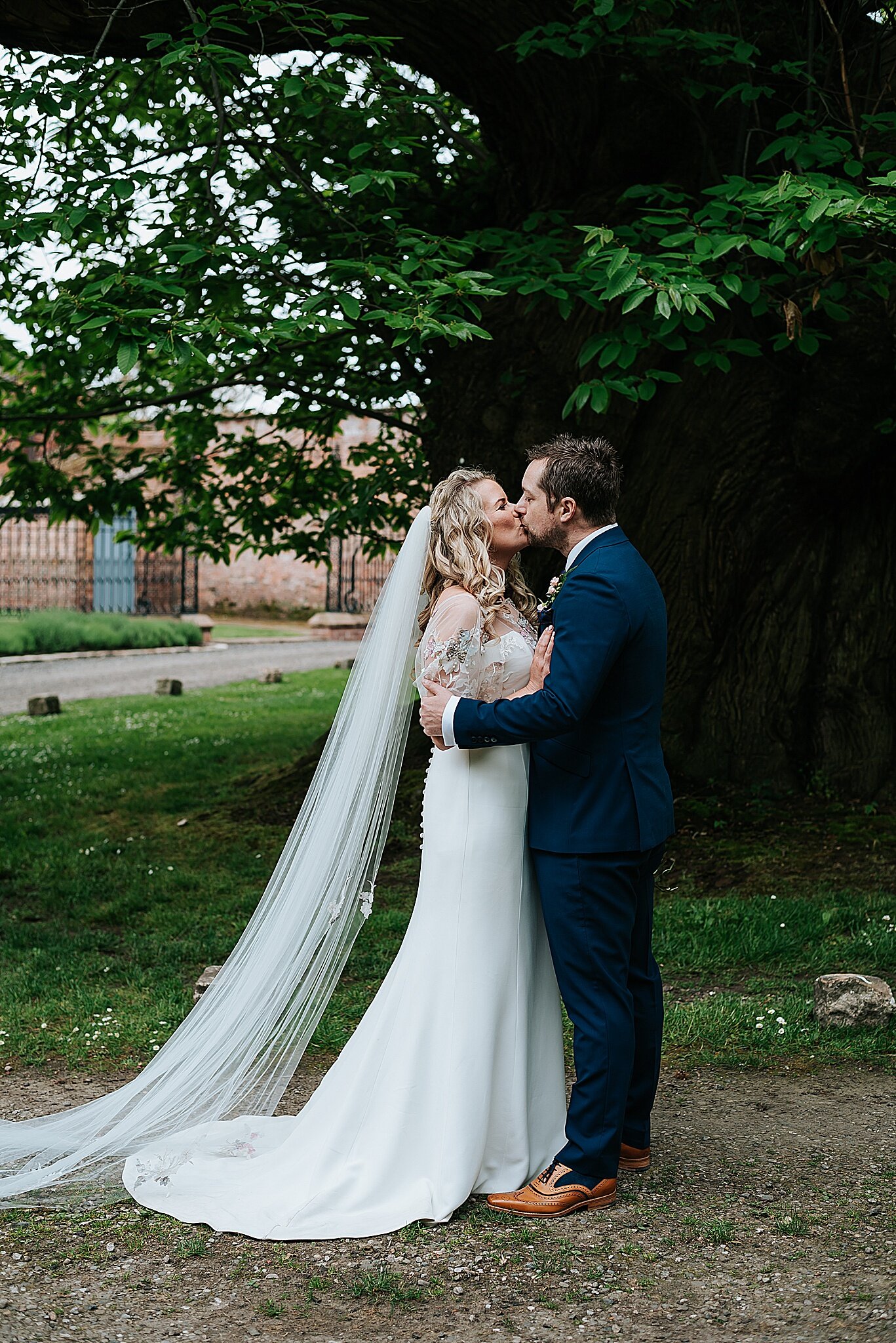 spring wedding at dorfold hall in cheshire 