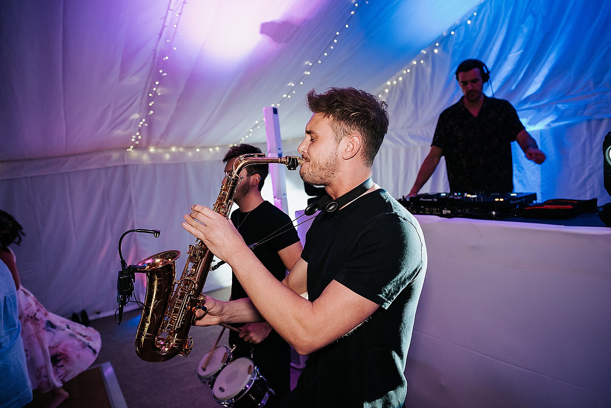 six15 entertainment - saxaphophonist at wedding 