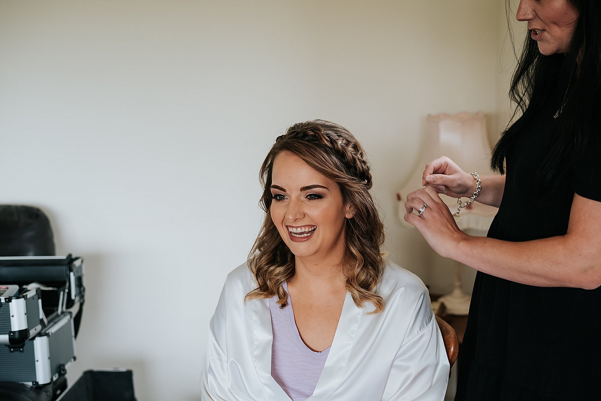 bride gets ready for wedding at bowland brewery 