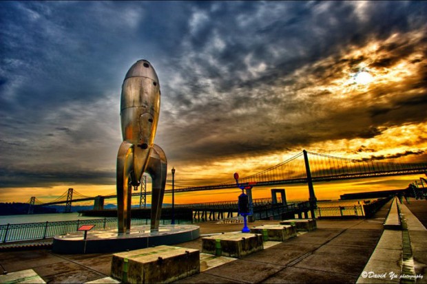 Raygungothic Rocketship on the embarcadero