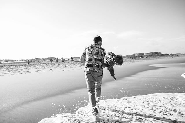 It&rsquo;s about that time!! Ok, it&rsquo;s official, the beaches are open.  I&rsquo;m so ready to socially distance and take your photos!  Hit me up.  Seize the moment.
.
.
.#beachportraits #rehobothbeachphotographer #lifestylephotographer #lewesbea