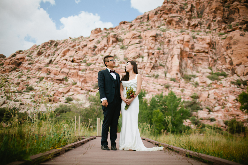 Las Vegas elopement photographer