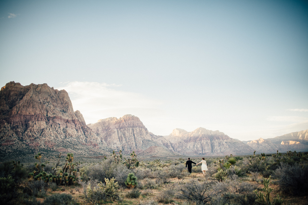 Emily & Matt Red rock canyon engagement-1029.jpg