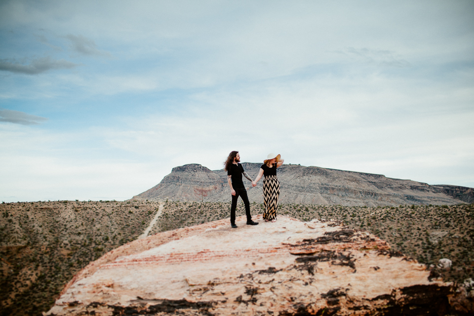 Las Vegas engagement photographers