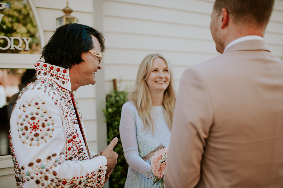 Retro las vegas elopement-1027.jpg