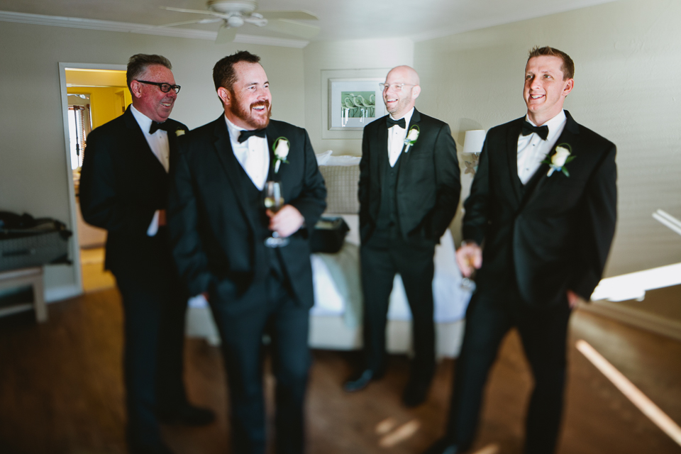 groomsmen getting ready