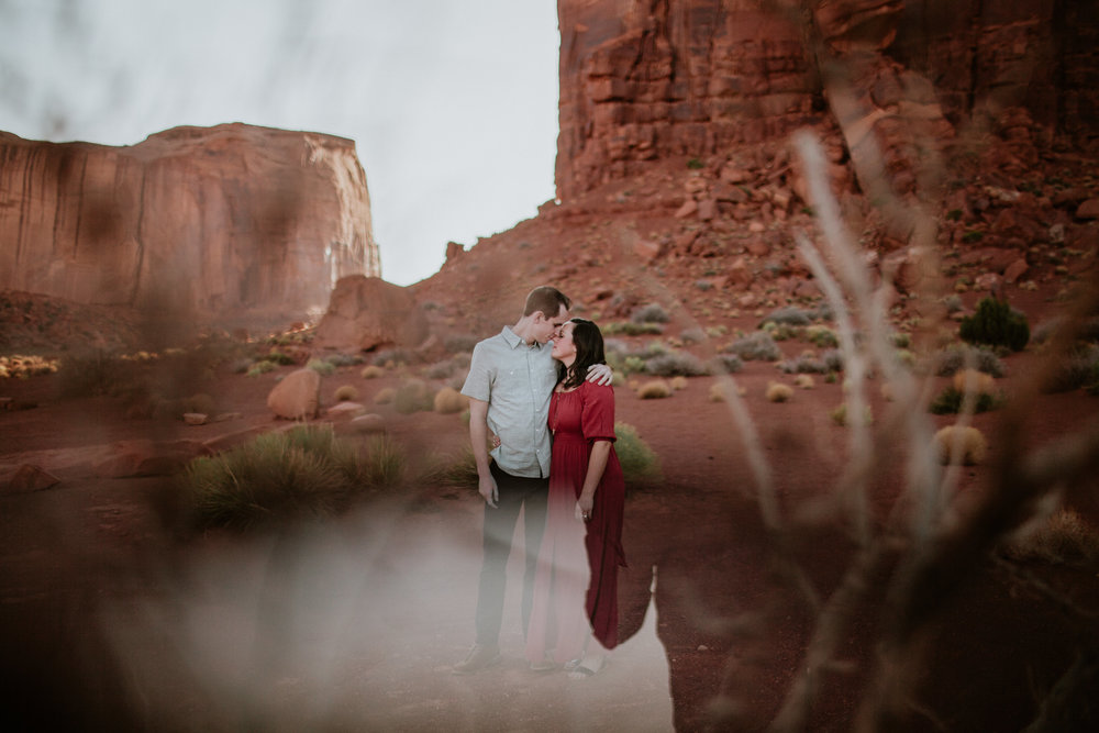 Monument Valley engagement photography-0016.jpg