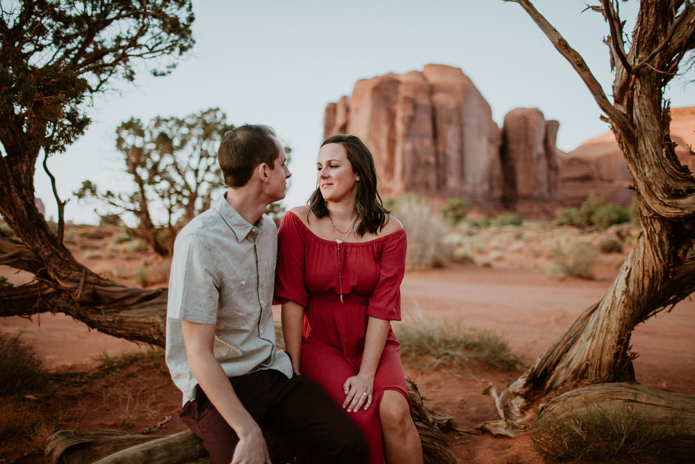 Monument Valley engagement photography-0041.jpg