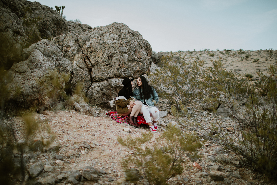 lesbian desert engagement session-1059.jpg
