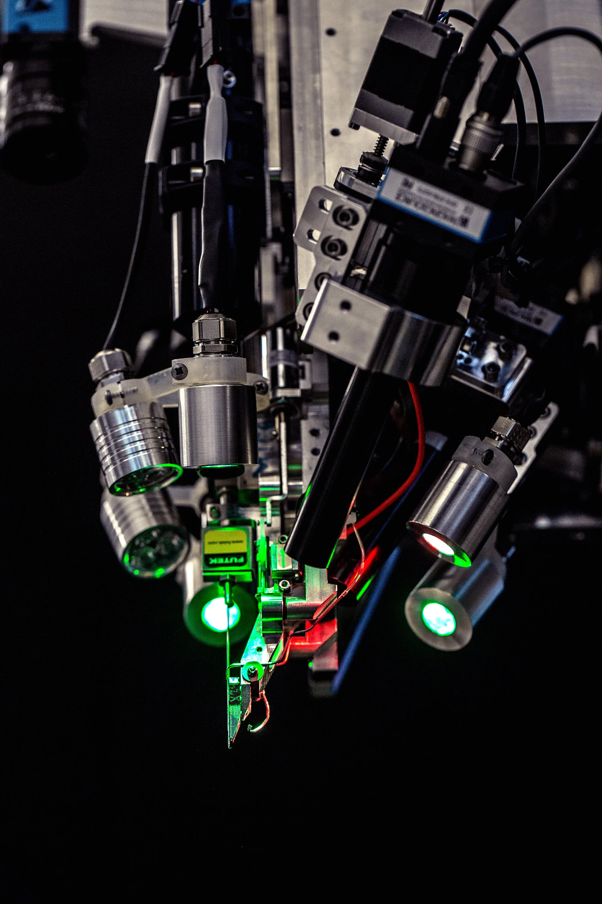neuralink_needle_final_sm.jpg
