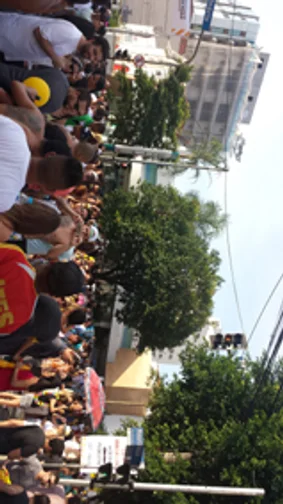 Momento Histórico na Vila Madalena por Valter Caldana