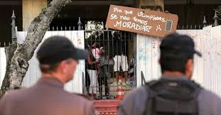 A sagrada propriedade e a maldita moradia na sociedade de elite