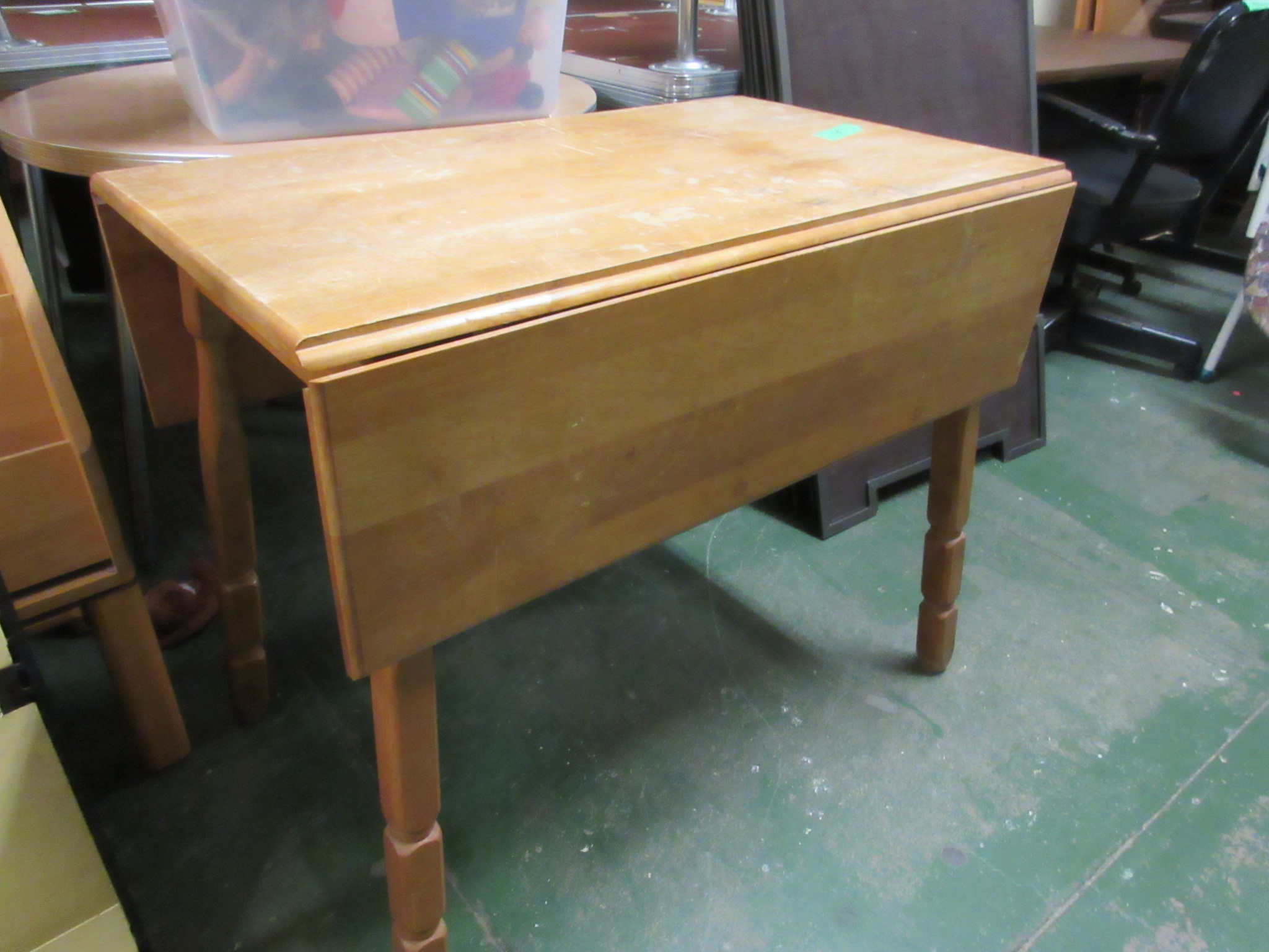 drop leaf table.JPG