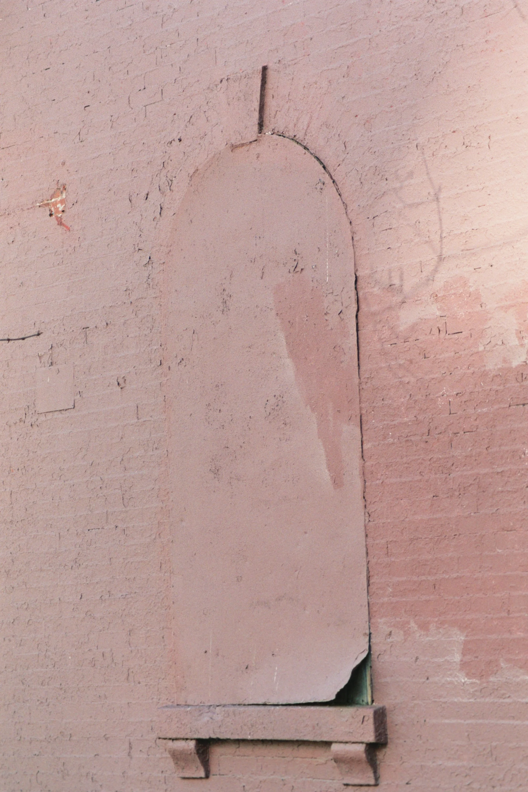    Window , New York City. 35mm photograph. 2011-ongoing.  